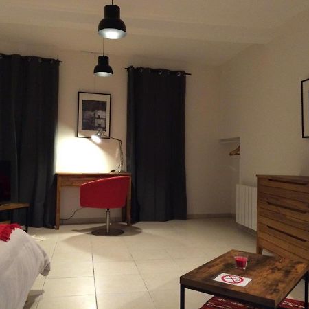 Le Studio Du Chateau Auriac-sur-Vendinelle Exteriér fotografie